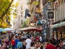 Terrasses et rues animées