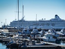 Le Crystal Symphony au quai de Sept-Îles