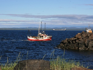 Boat in the bay of Sept-Îles 